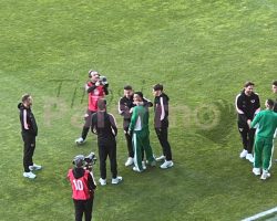 Abbracci tra vecchi compagni: Insigne ritorna al Barbera