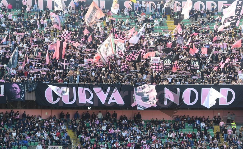 Ultras del Palermo disturbano il Catanzaro nella notte: rischio Daspo per 4