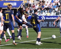 Calciomercato Pisa, un ex Serie A rimane e in due fanno le valigie
