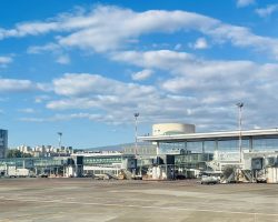 Etna, nuova emissione di cenere: stop ai voli all’Aeroporto di Catania