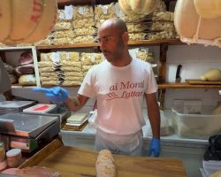 Furto nel nuovo locale di “Con Mollica o Senza”: l’appello di Donato